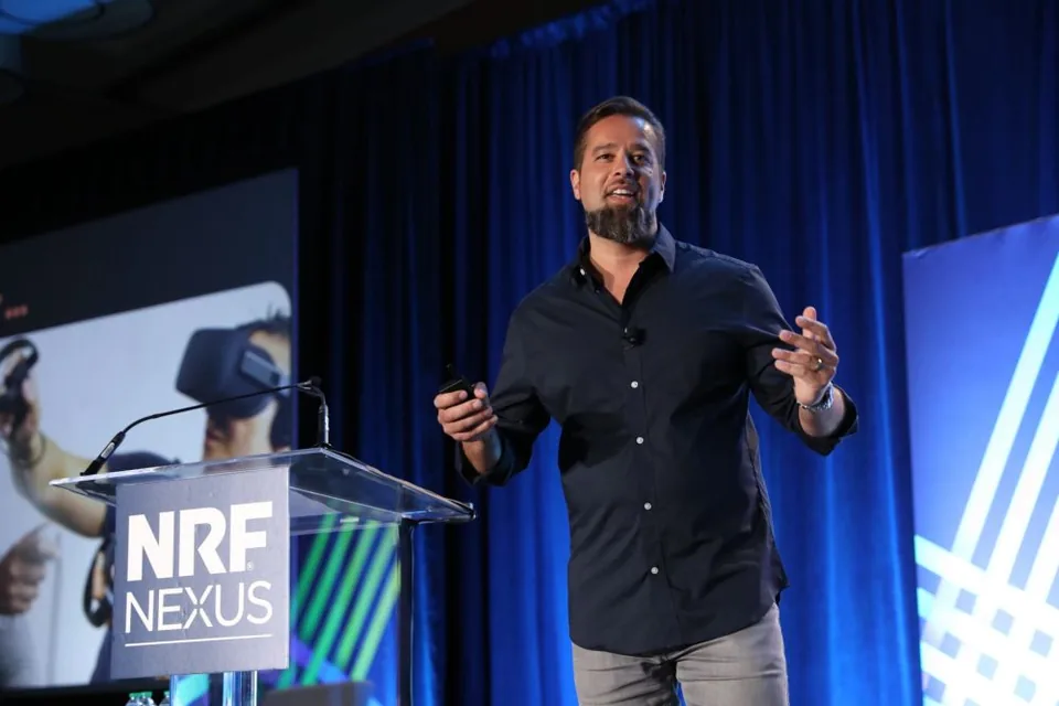 Tommaso Di Bartolo no palco do NRF Nexus